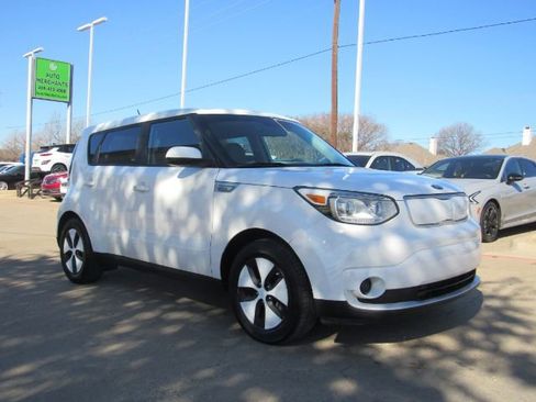 Used 2017 Kia Soul EV-e image 4