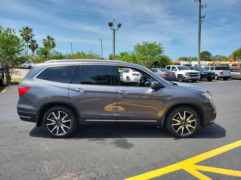 Used 2022 Honda Pilot Touring image 5
