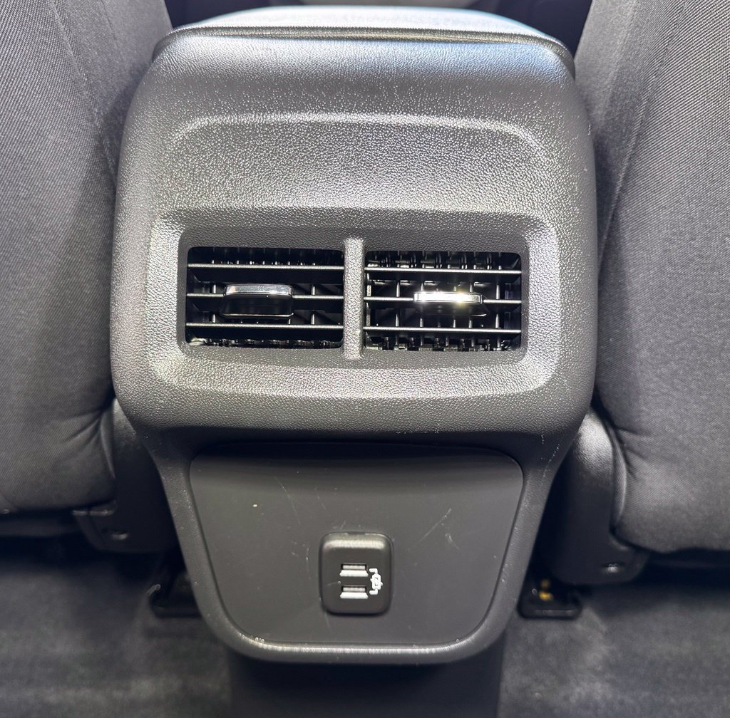 Used 2021 Chevrolet Equinox LS w/ LS Convenience Package AWD/4WD image 38