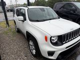 Used 2021 Jeep Renegade Latitude image 3