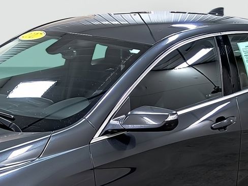 Used 2017 Chevrolet Malibu LT w/ Leather Package image 8