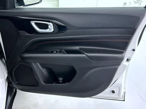 Certified 2025 Jeep Compass Trailhawk AWD/4WD image 16