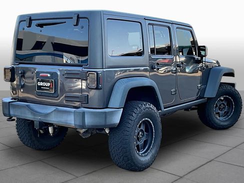 Used 2016 Jeep Wrangler Unlimited Rubicon w/ Connectivity Group AWD/4WD image 13