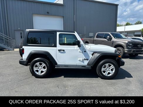 Used 2022 Jeep Wrangler Sport AWD/4WD image 2