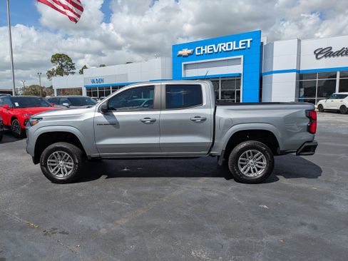 Used 2024 Chevrolet Colorado LT w/ LT Convenience Package III image 27