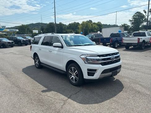 Used 2024 Ford Expedition Max Limited AWD/4WD image 2