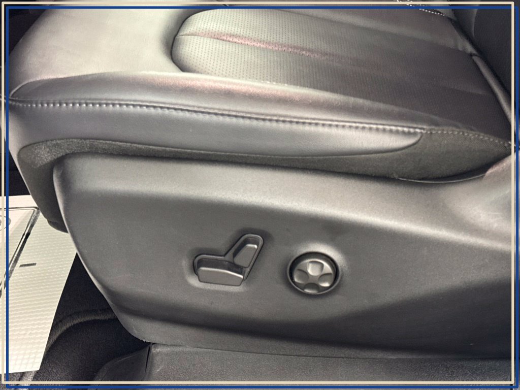Used 2026 Chrysler Pacifica Select FWD image 29