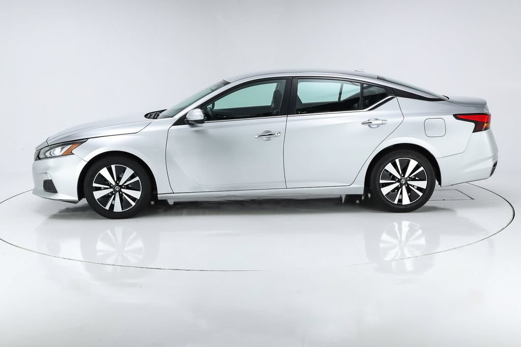 Used 2022 Nissan Altima 2.5 SV FWD image 2
