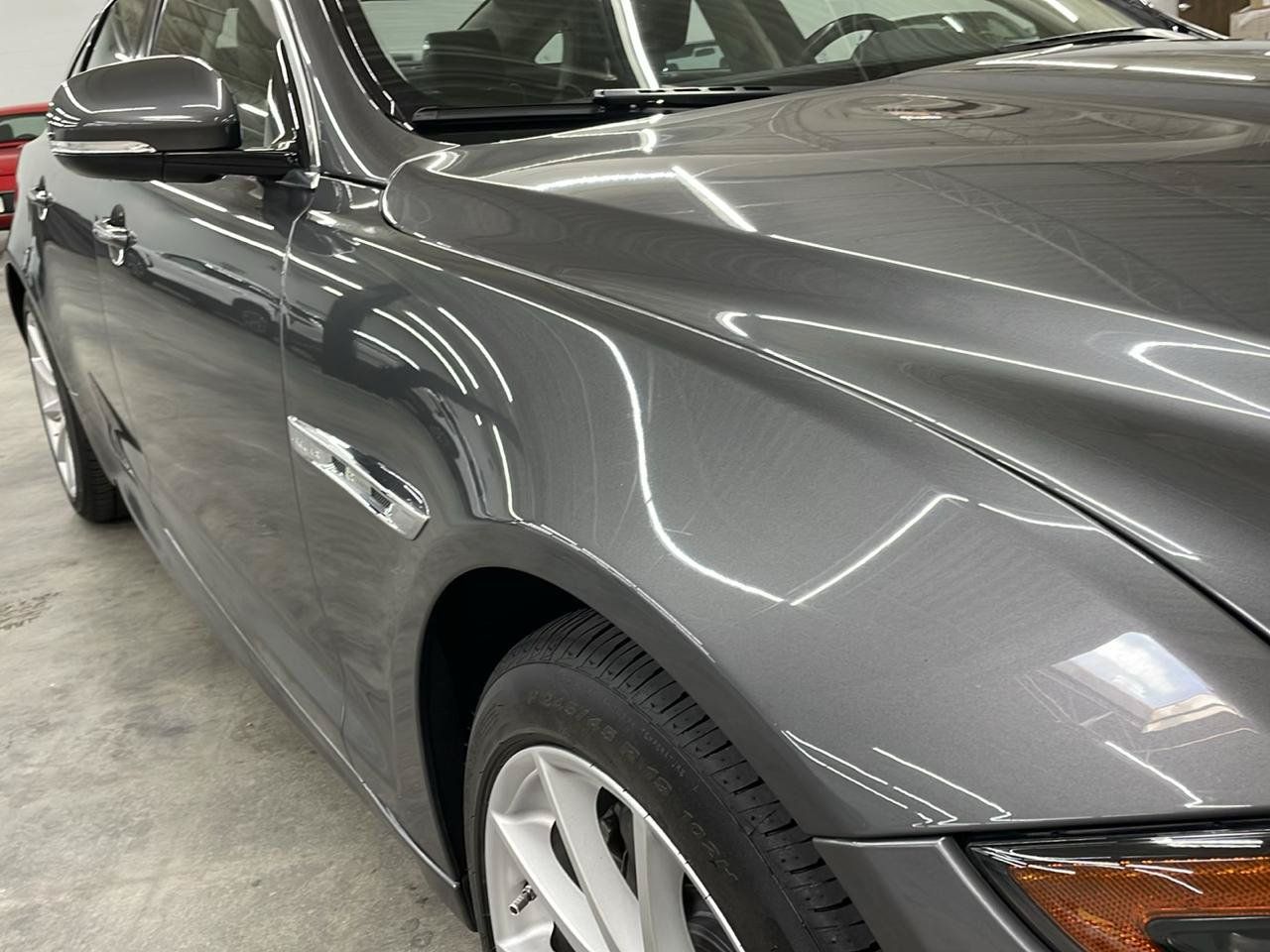 Used 2019 Jaguar XJ R-Sport RWD image 5