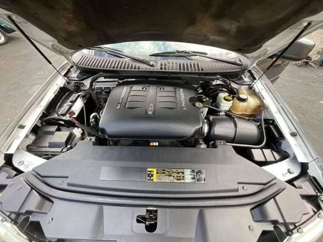 Used 2004 Lincoln Navigator Luxury AWD/4WD image 22