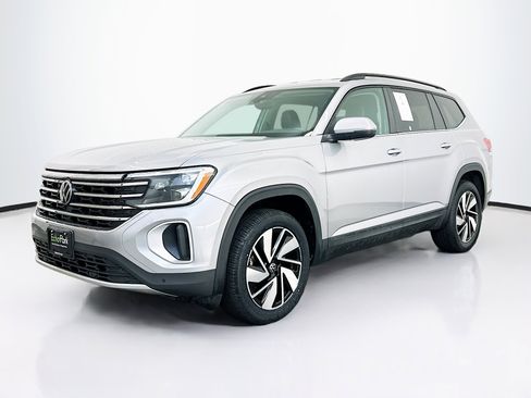 Used 2025 Volkswagen Atlas SE AWD/4WD image 3