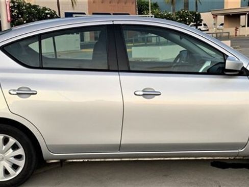 Used 2018 Nissan Versa SV FWD image 5