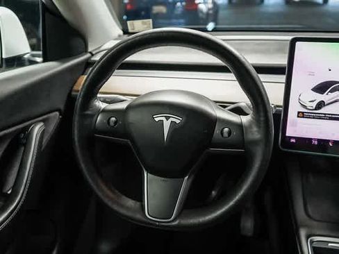 Used 2021 Tesla Model Y Long Range image 15