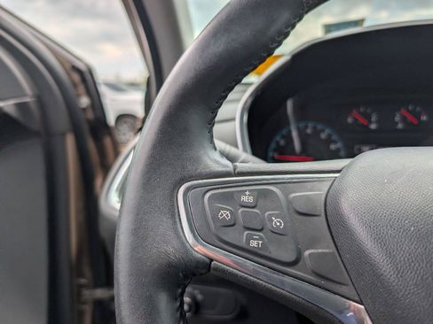 Used 2018 Chevrolet Equinox LT FWD image 11