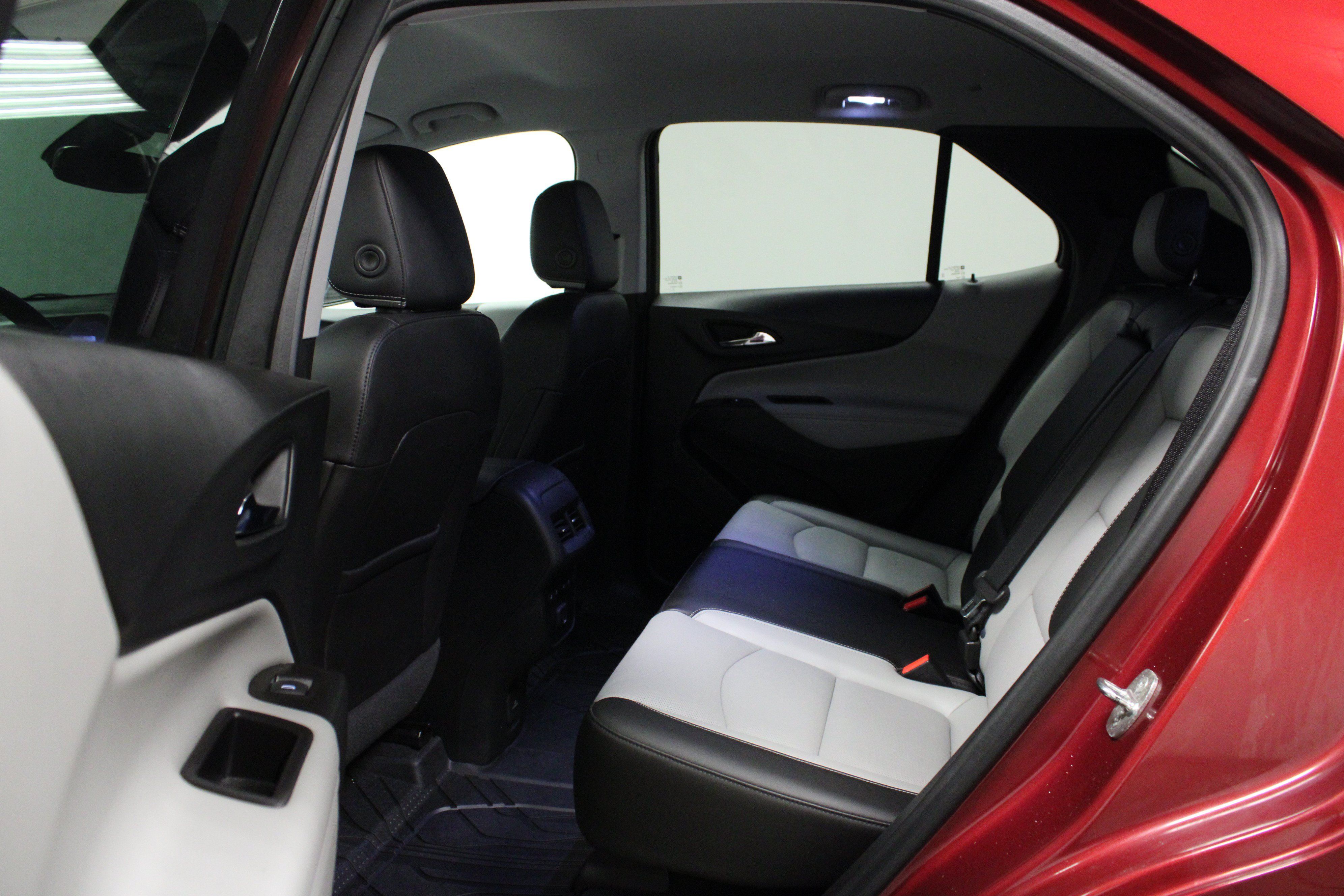 Used 2020 Chevrolet Equinox Premier FWD image 13