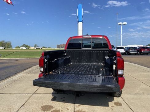 Used 2023 Toyota Tacoma SR AWD/4WD image 27