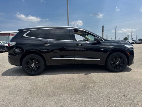 Used 2023 Buick Enclave Essence w/ Experience Buick Package FWD image 7