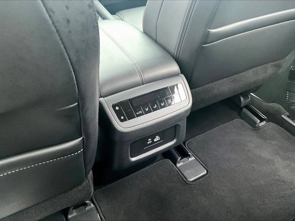 Used 2025 Nissan Pathfinder SL AWD/4WD image 12