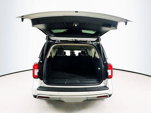 Used 2024 Ford Expedition Max XLT image 30