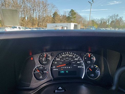 Used 2024 Chevrolet Express 2500 w/ Driver Convenience Package image 15