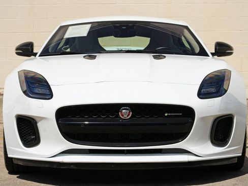 Used 2019 Jaguar F-TYPE R-Dynamic RWD image 7