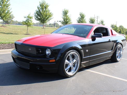 Used 2006 Ford Mustang GT RWD image 4