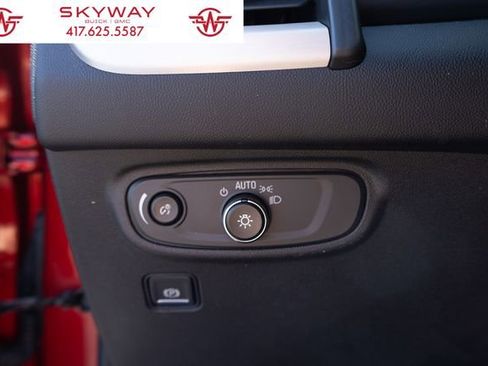 Used 2023 GMC Terrain SLE w/ Driver Convenience Package image 15