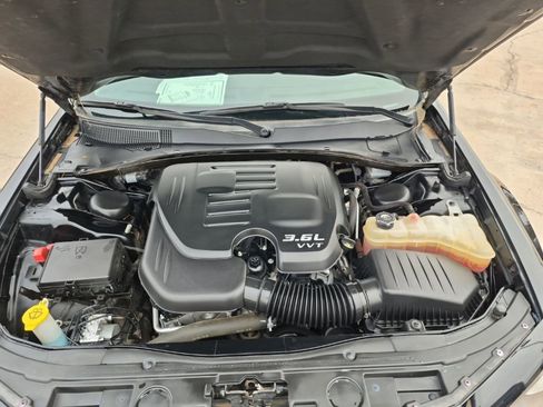 Used 2020 Chrysler 300 Touring w/ Sport Appearance Package image 53