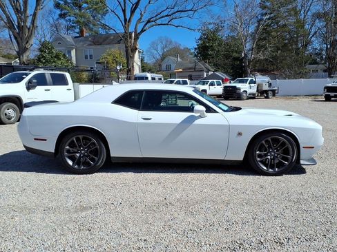 Used 2021 Dodge Challenger R/T Scat Pack image 9