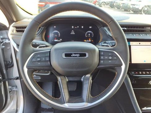 New 2026 Jeep Grand Cherokee Limited AWD/4WD image 11