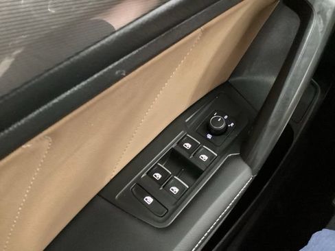Certified 2024 Volkswagen Tiguan SE R-Line AWD/4WD image 20