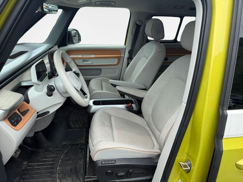 Used 2025 Volkswagen ID. Buzz 1st Edition AWD/4WD image 12