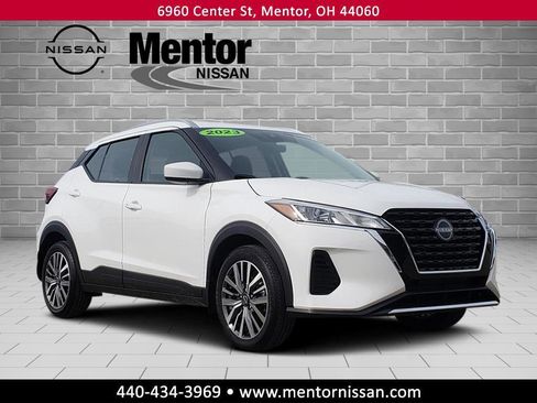 Used 2023 Nissan Kicks SV image 1