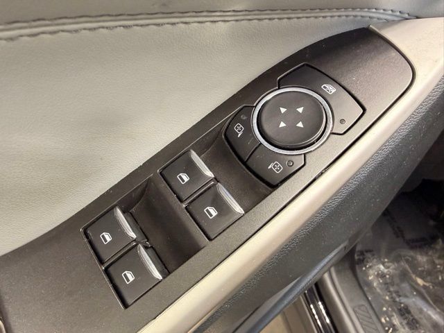 Used 2024 Ford Explorer XLT w/ XLT Sport Appearance Package AWD/4WD image 24