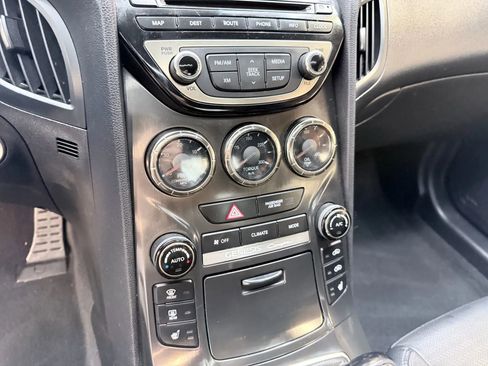 Used 2013 Hyundai Genesis 3.8 image 20