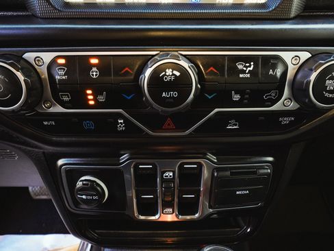 Used 2023 Jeep Wrangler Unlimited Sahara w/ Cold Weather Group image 26