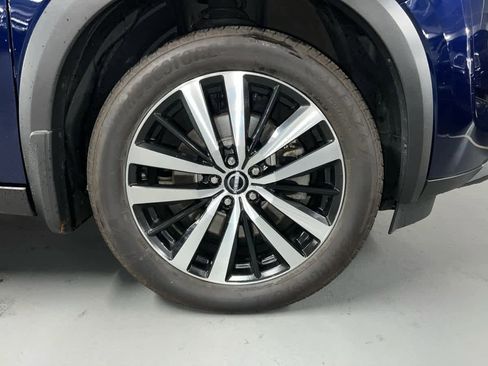 Used 2023 Nissan Pathfinder Platinum image 18