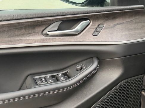 New 2025 Jeep Grand Cherokee L Limited AWD/4WD image 12