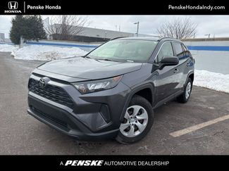Used 2020 Toyota RAV4 LE video 1