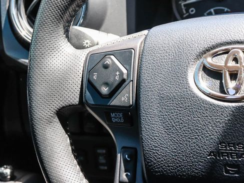 Used 2018 Toyota Tacoma TRD Sport w/ Technology Package RWD image 24