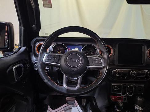 Used 2023 Jeep Gladiator Mojave AWD/4WD image 11