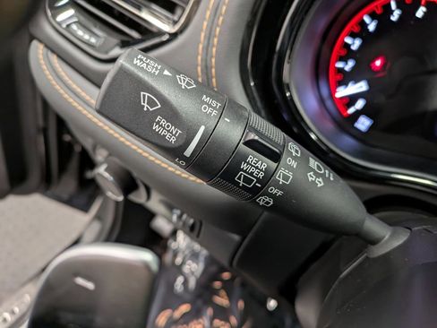 Used 2025 Dodge Durango R/T AWD/4WD image 17