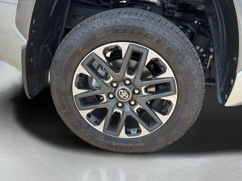 Used 2025 Toyota Tundra Limited AWD/4WD image 28