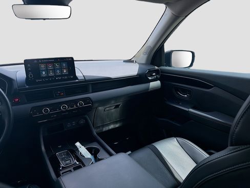 Used 2023 Honda Pilot Touring image 22