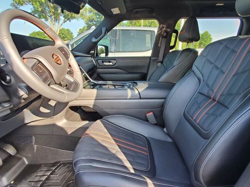Used 2025 Nissan Armada PRO-4X w/ Pro-4X Premium Package AWD/4WD image 3