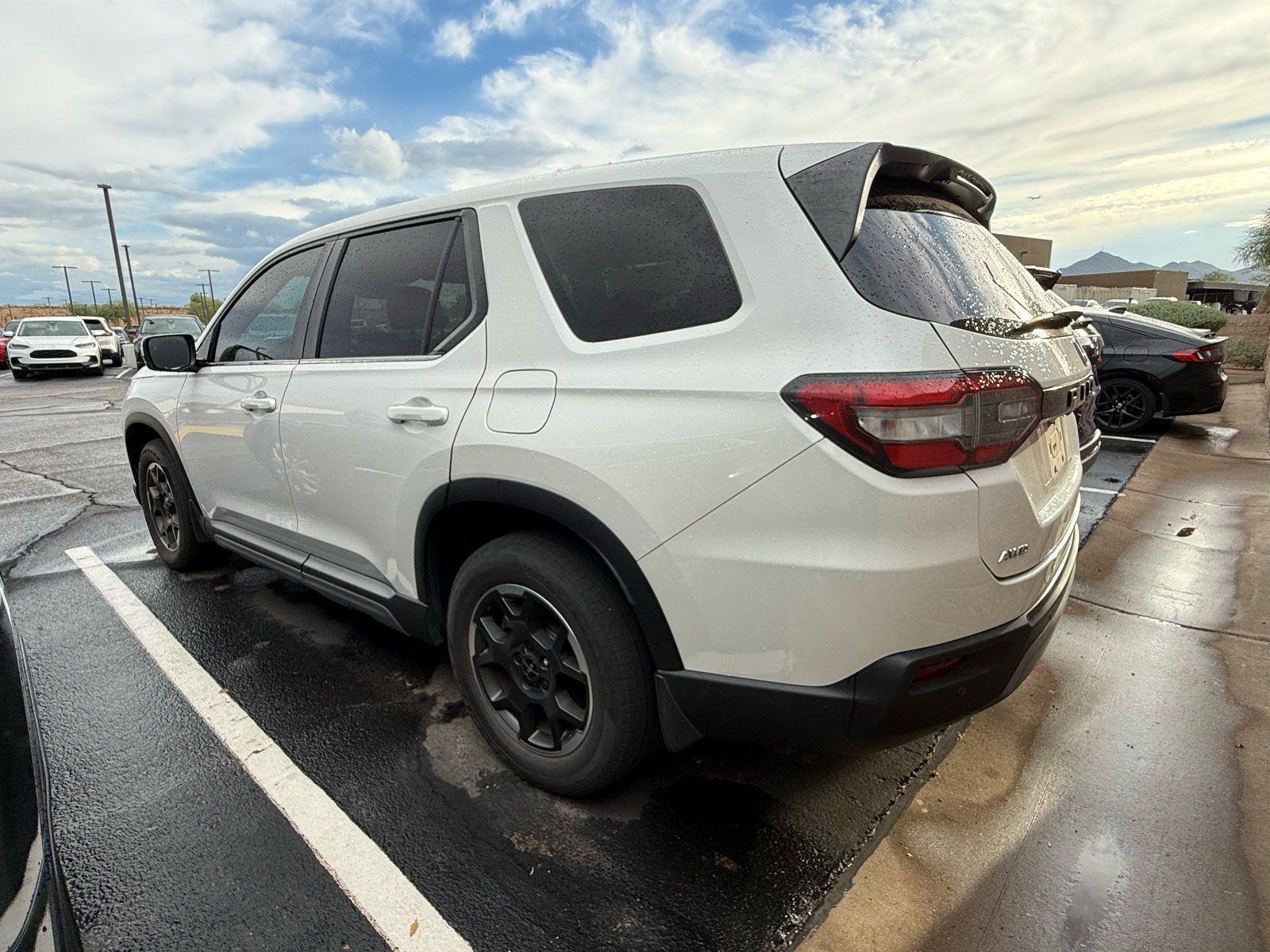 Used 2024 Honda Pilot EX-L image 3