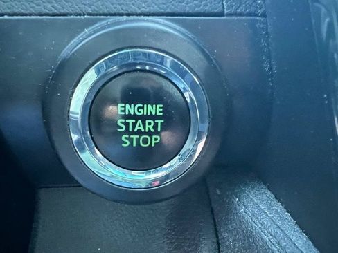 Used 2012 Toyota Camry SE FWD image 17