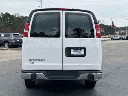 Used 2024 GMC Savana 2500 w/ Driver Convenience Package image 9