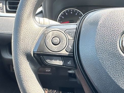 Used 2019 Toyota RAV4 XLE w/ Convenience Package FWD image 21
