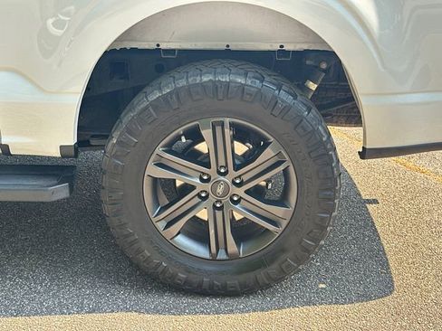 Certified 2022 Ford F150 Lariat w/ Equipment Group 502A High AWD/4WD image 23